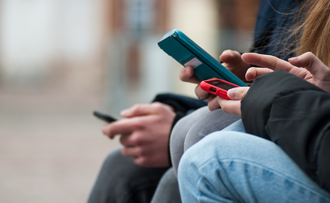 Mental Health Researchers Investigate Link Between Screen Time And ...