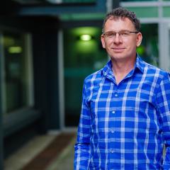 Associate Professor Gary Osmond