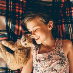 girl and kitten