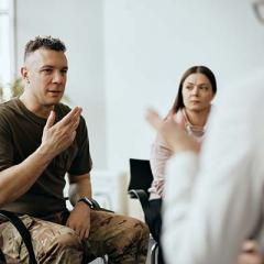 Veteran talking in a discussion group